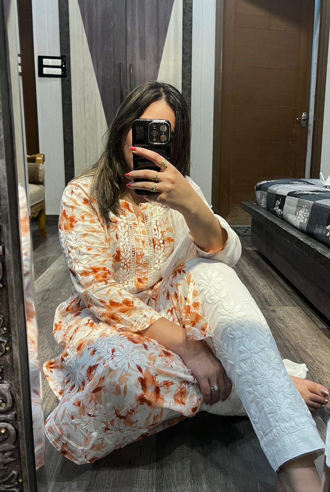 Mal mal kurta and pant with beautiful chikankari handwork