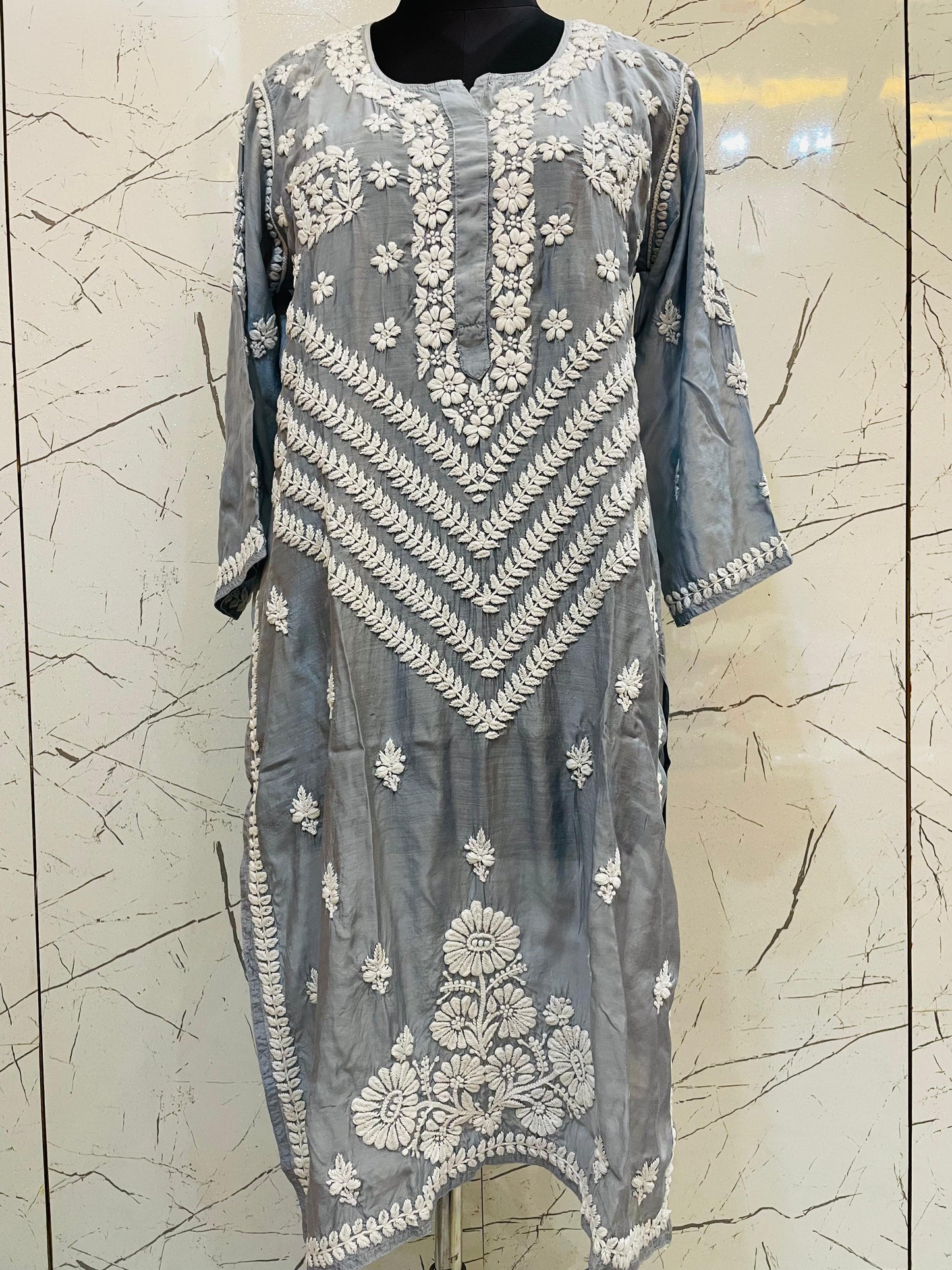 Muslin kurta with heavy design