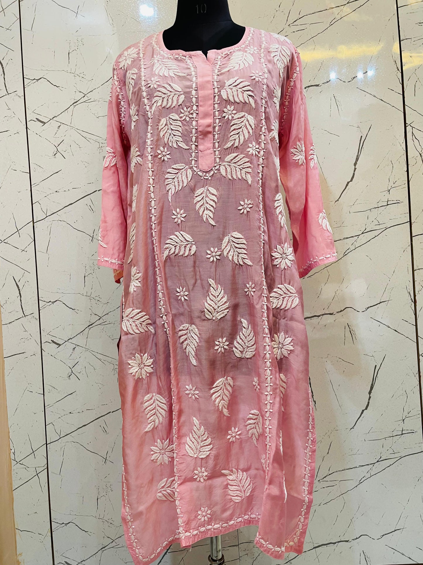 Muslin kurta with leaf design