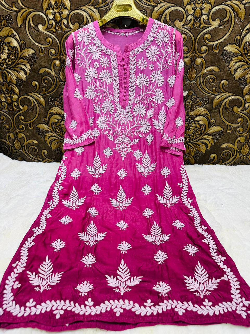 Muslin kurta with 3D chikankari