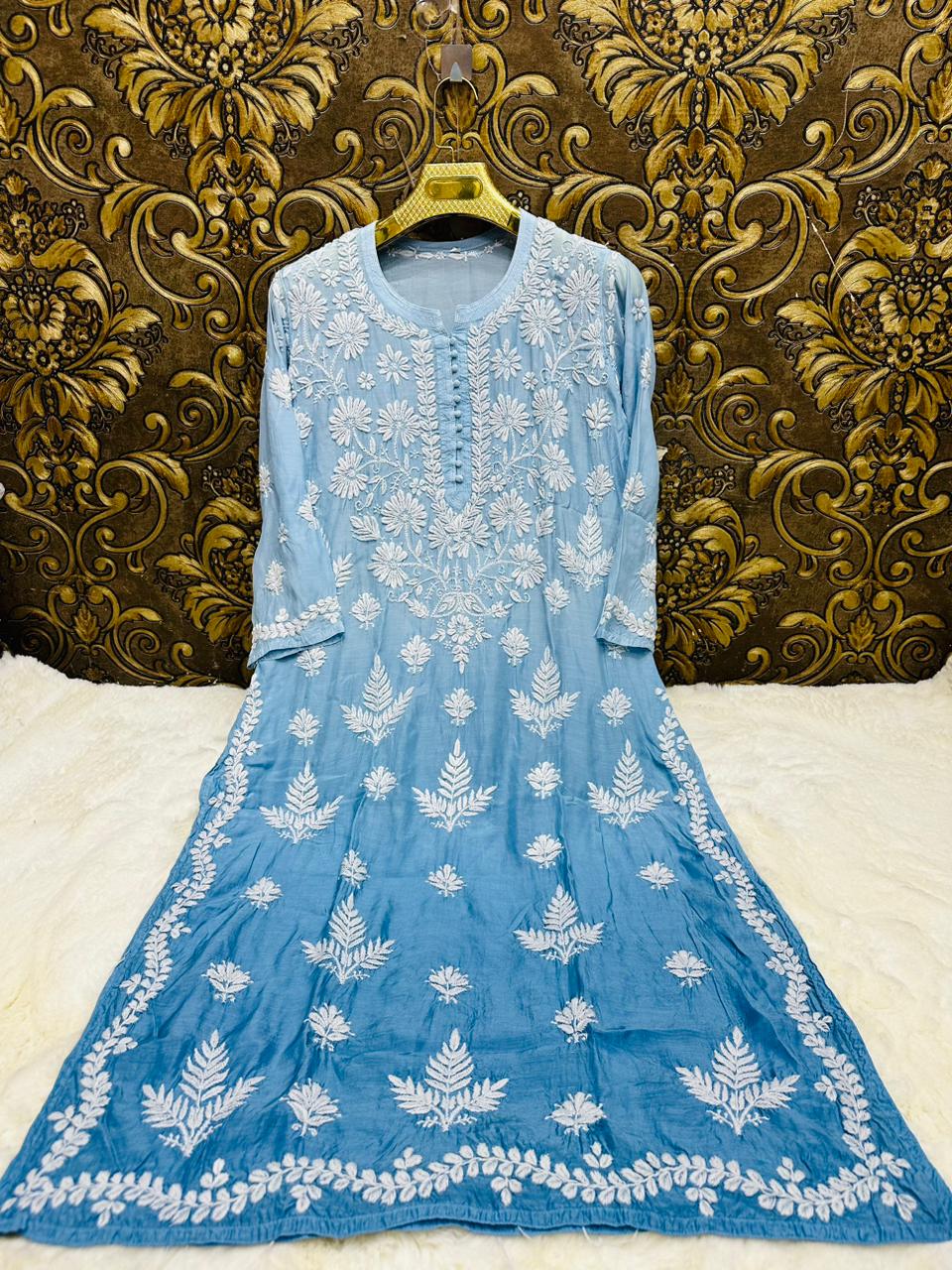 Muslin kurta with 3D chikankari