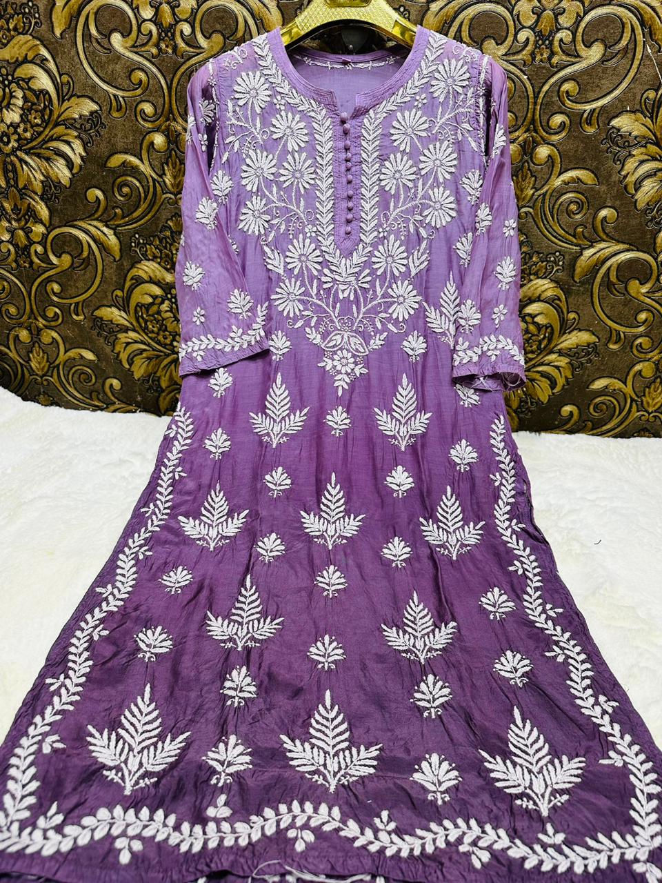 Muslin kurta with 3D chikankari