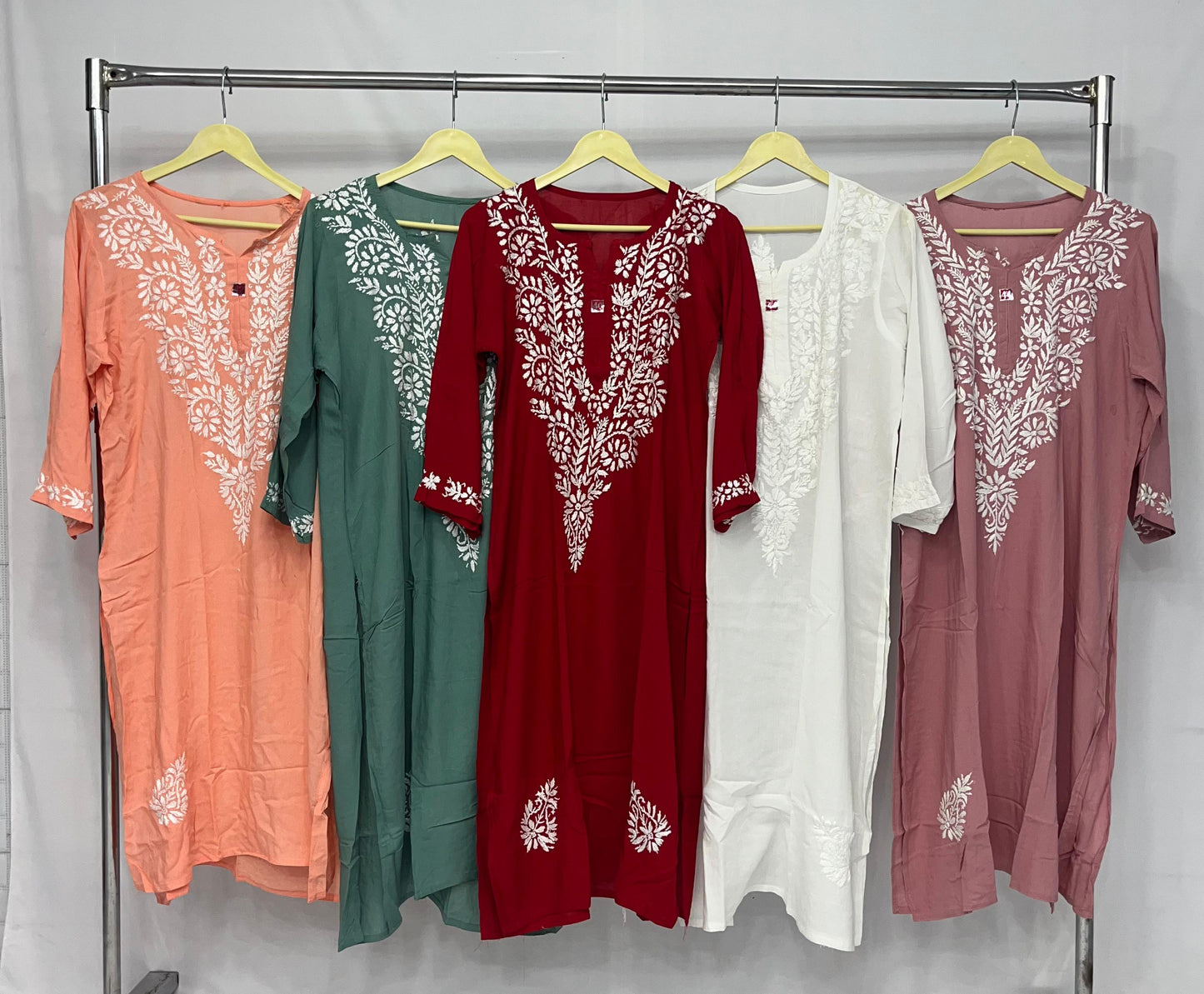 Modal kurta with beautiful chikankari